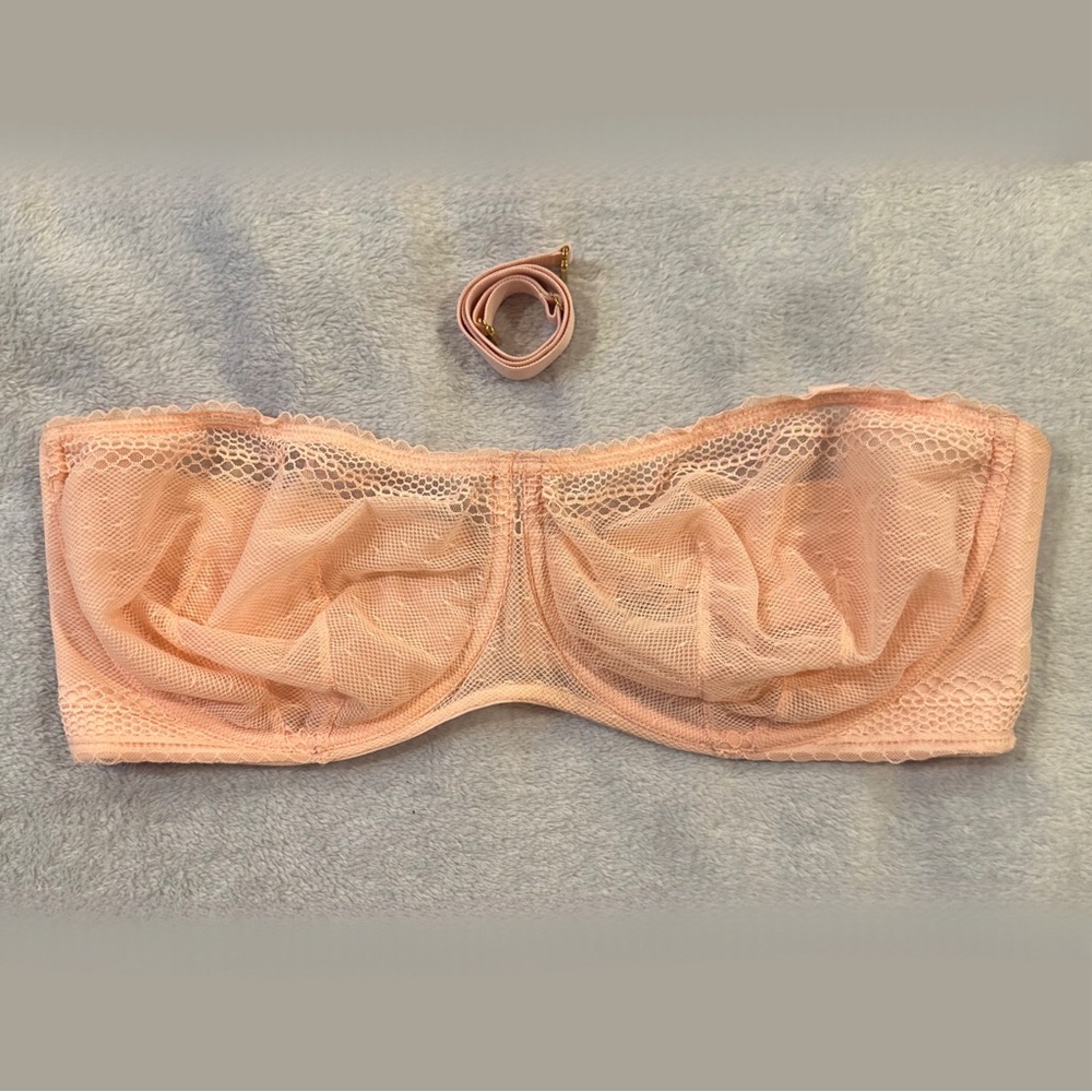 [ 2 FOR $35 ] VICTORIA’S SECRET STRAPLESS UNLINED PEACH MESH BRA
